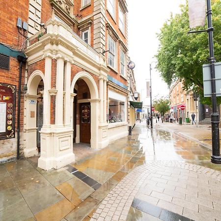 The Royal Hotel ケタリング エクステリア 写真